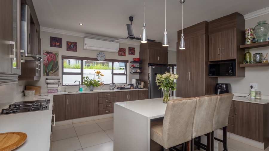 3 Bedroom Property for Sale in The Coves North West